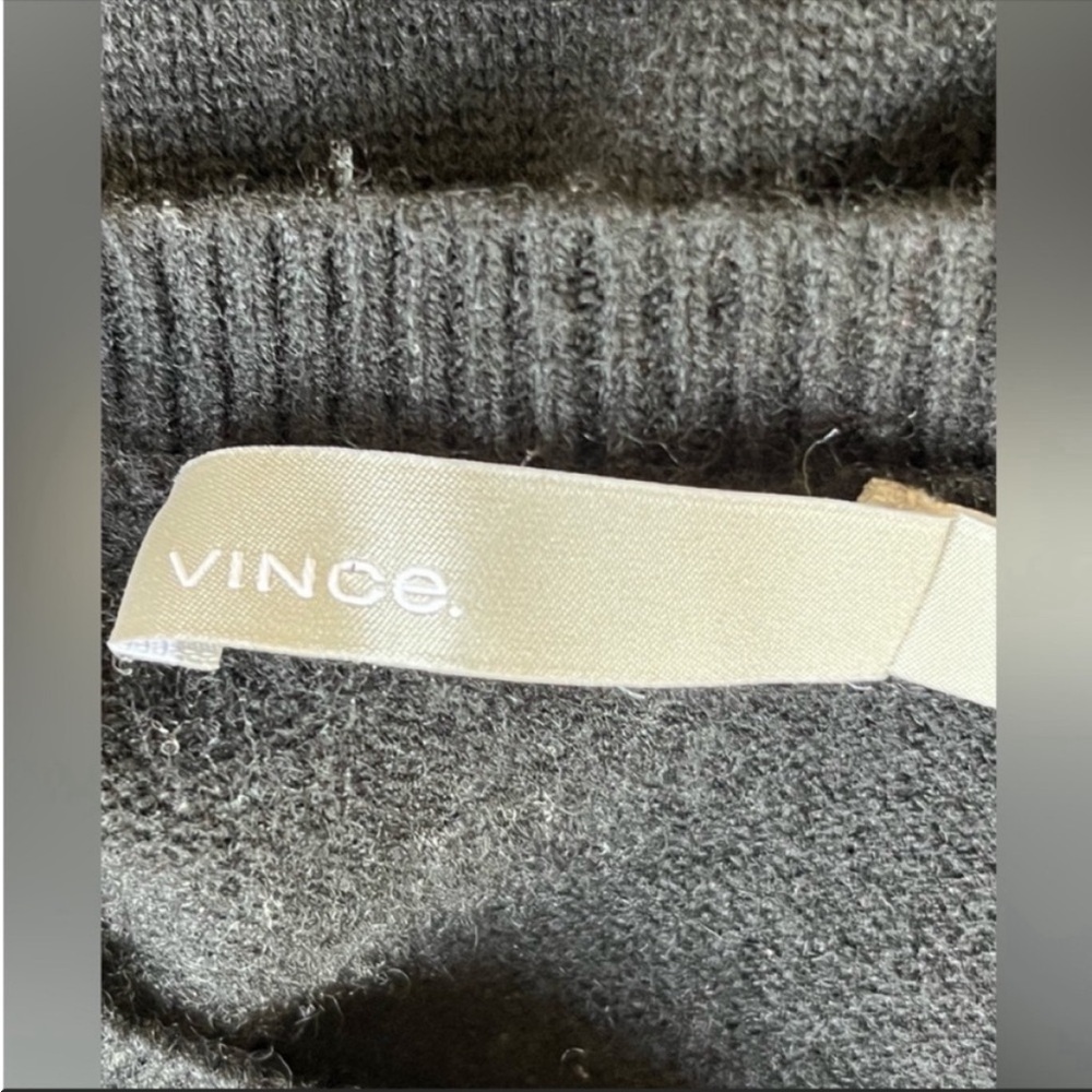 Vince short sleeve 100% cashmere Sweater black women's size XS/TP - Picture 2 of 5